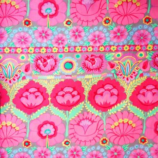 Tissu à fleurs aux accents bohèmes Free Spirit Embroid flower border pinkpar Kaffe Fassett, ce coton imprimé convient pour le patchwork et la couture creative