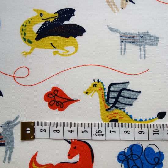 coton imprimé Dashwood studio motifs chevaliers dragons, chevaux, châteaux forts