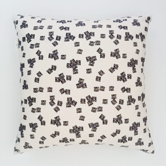 coussin créateur home deco tissu Midnight Garden Dashwood studio