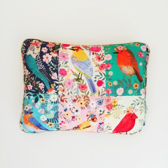 coussin créateur Ln Fabrics tissus cotons imprimés birdie de Mia Charro pour Blend Fabrics