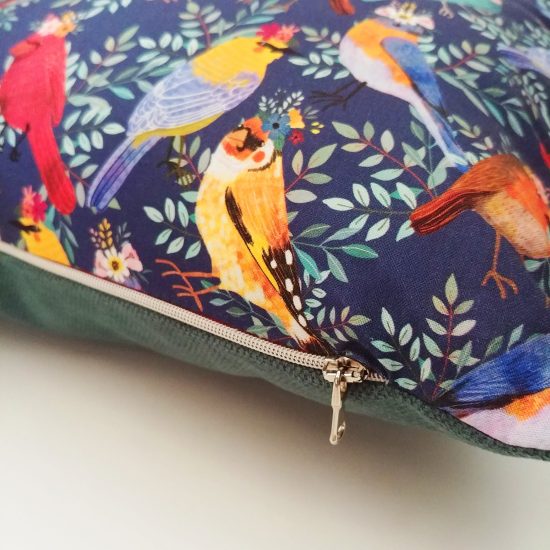 coussin créateur Ln Fabrics tissus cotons imprimés Birdie de Mia Charro pour Blend Fabrics