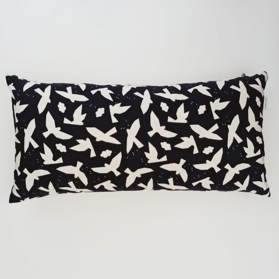 coussin créateur Ln Fabrics lin coton imprimé Midnight Garden Dashwood studio