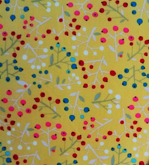 coton imprimé Walk in the Woods Dashwood studio motif floral sur fond or jaune