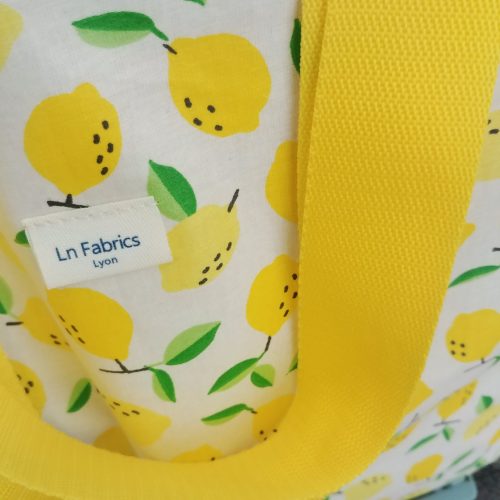 Cabas motifs citrons pour aller au marché, à la plage