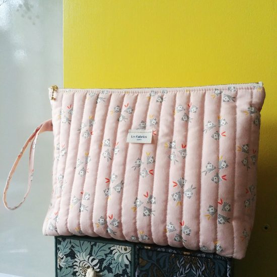 Trousse de toilette pour maman pour bébé en tissu imprimé Emi Dashwood studio matelassé