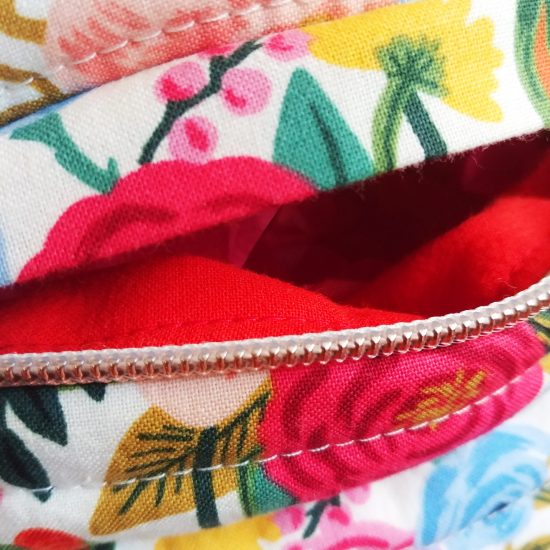 Vanity ou trousse de toilette pour maman ou pour bébé en tissu imprimé Rifle Paper Co matelassé