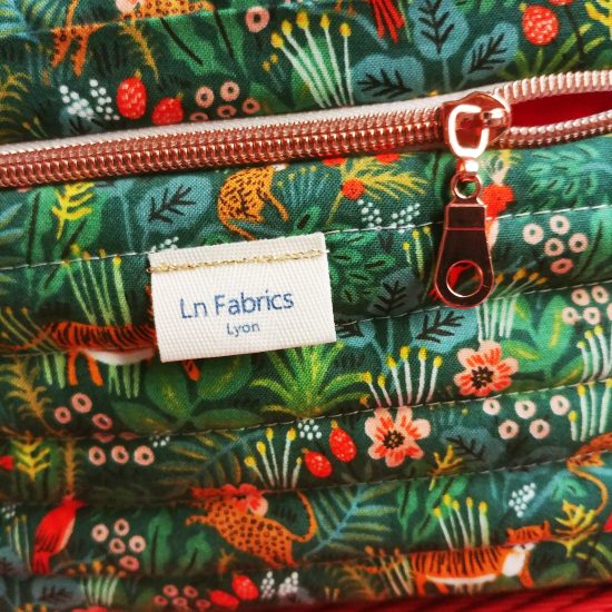 Vanity ou trousse de toilette pour maman ou pour bébé en tissu imprimé jungle Rifle Paper Co matelassé