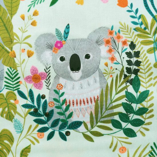 tissu coton imprimé Our Planet évoque les animaux en voie de disparition éléphant, tigre, girafe chez Dashwood studio, idéal pour la couture enfant et les loisirs créatifs