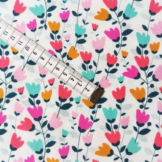 Tissu Dashwood Studio imprimé à fleurs multicolores