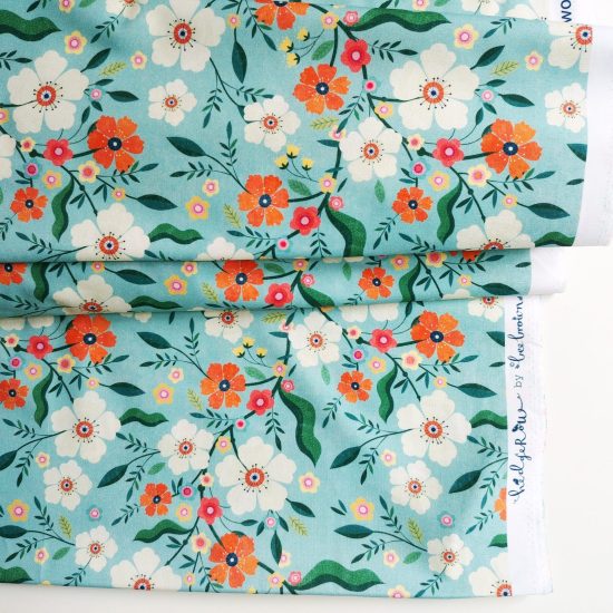 Tissu en coton imprimé Bee Brown pour Dashwood Studio, motifs floraux colorés et gais pour illuminer ce nouveau printemps