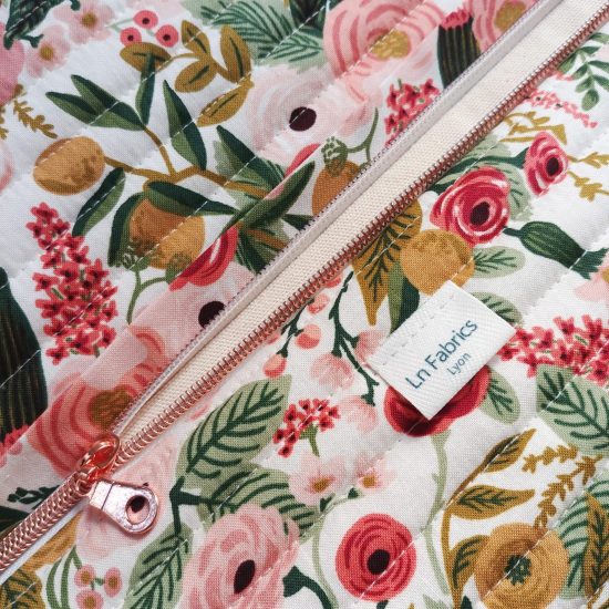 Trousse vanity matelassée atelier Sliva réalisée en tissu imprimé fleurs Rifle Paper Co Garden Party