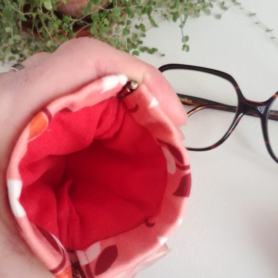 Etui à lunettes souple clic clac molletonné en tissu imprimé vintage à fleurs Dashwood Studio hello velo