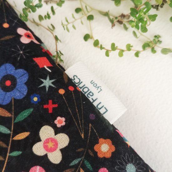 Etui à lunettes souple clic clac molletonné en tissu imprimé fleurs vintage Dashwood Studio Tree of Life