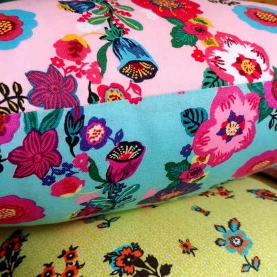 coton imprimé motif floral Nathalie Lété pour Free Spirit coloré gai rose fuschia bleu turquoise jaune citron