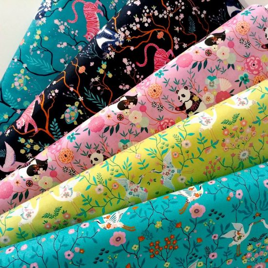 tissus coton oeko tex imprimés Blossom Days Dashwood Studio couleurs éclatantes rose lilas vert anis bleu turqoise mauve parfait pour la couture créative et le patchwork
