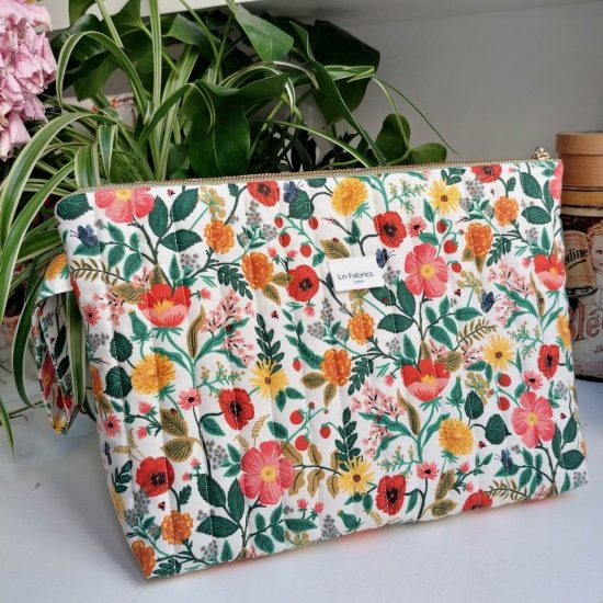 trousse matelassée tissu Camont imprimé fleurs coquelicots Rifle Paper Co fabriquée en France