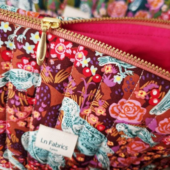 trousse de toilette matelassée coton imprimé oiseaux Nathalie Lété finitions jolies doublure fuschia