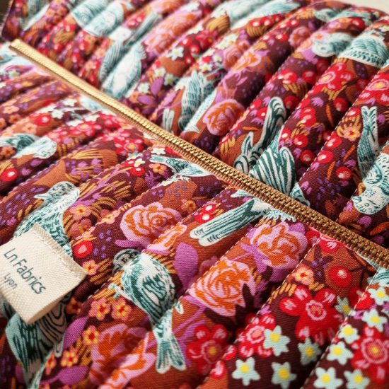 tissu Nathalie Lété matelassé haut de gamme joyeux et coloré imprimé hibou ambre grenat violine