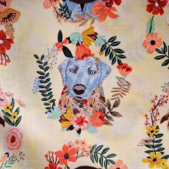 portrait de chien couronne de fleurs couleurs pastels et acidulées