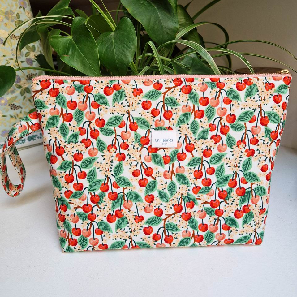 Trousse Molletonn e Cerises Tissu Rifle Paper Co Ln Fabrics Trousse Molletonn e Cerises Tissu Rifle Paper Co Ln Fabrics