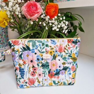 Trousse matelassée en coton imprimé fleuri Rifle paper Co couleurs claires pastels et délicates