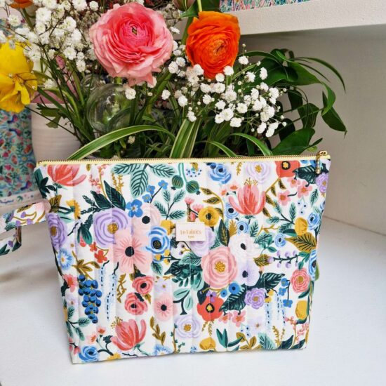 Trousse matelassée en coton imprimé fleuri Rifle paper Co couleurs claires pastels et délicates
