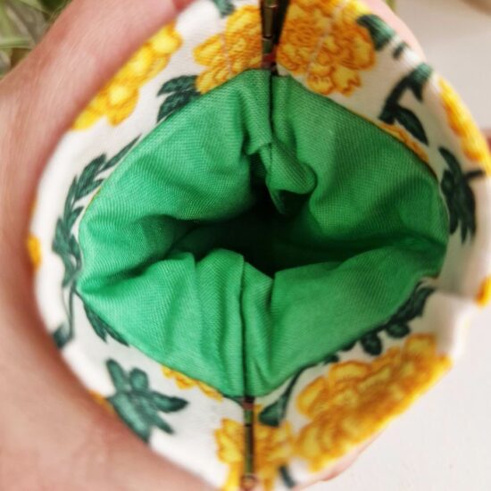 doublure coton couleur vert prairie pour cet étui à lunettes en tissu molletonné fabriqué en france