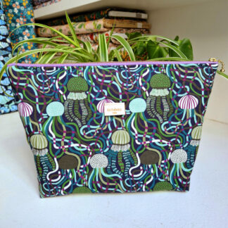 trousse molletonnée en tissu coton imprimé méduses avec tentacules vert mousse vert lichen violine vert d'eau