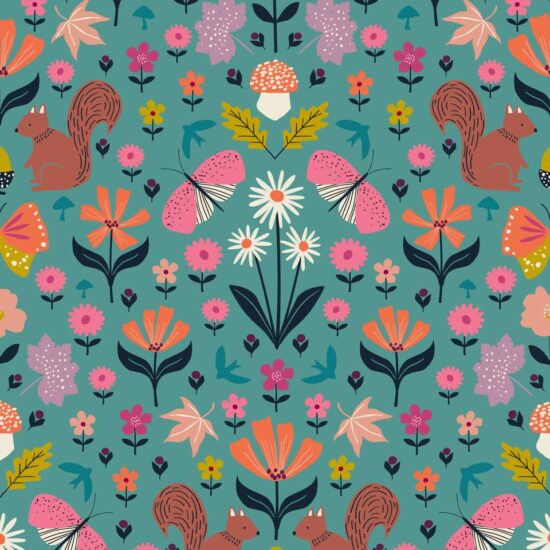 Woodland tissu coton Dashwood Studio imprimé automnal avec des écureuils bruns des fleurs oranges et roses et des champignons orange et blanc mauve sur fond bleu vert