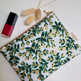 Pochette molletonnée en tissu imprimé floral Rifle paper Co gui or blanc et vert
