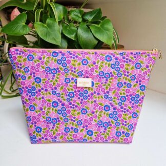 Trousse molletonnée en tissu imprimé floral free spirit motif mini fleurs bleu violet vert anis