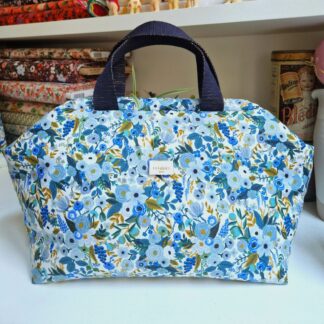 Sac Clap Clap Fleurs Bleu Ecru Cobalt Tissu Rifle Paper Co