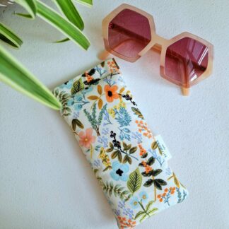 Etui à lunettes molletonné tissu rifle paper co coton imprimé Amalfi fleurs pastels