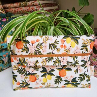 Pochette livres molletonnée tissu coton imprimé primavera oranges et citrons rifle paper co fond blanc crème