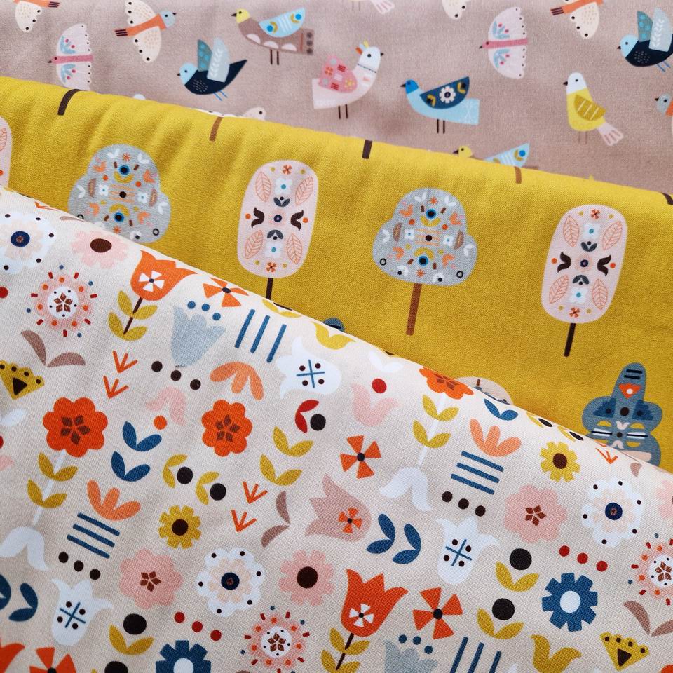 tissu coton dashwood studio imprimé oiseaux et fleurs Nordiska couleurs douces et pastels parfait pour le patchwork et la couture créative