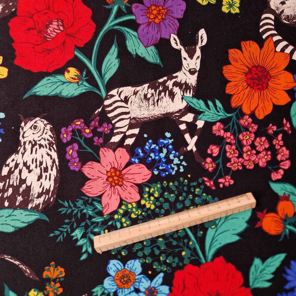 tissu japonais kokka lin coton imprimé animaux biche chouette guépard zébre renard et fleurs couleurs vives sur un fond noir